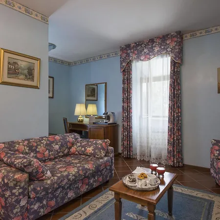 Hotel La Pineta Dei Liberti Lido dei Pini Exterior foto